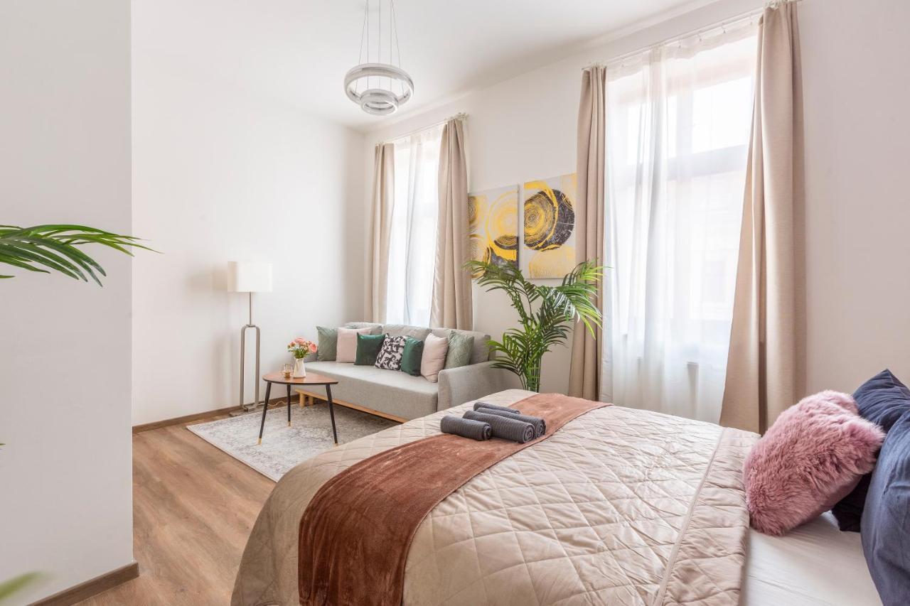 Explore Budapest From A Luxurious Cozy Apartment Экстерьер фото