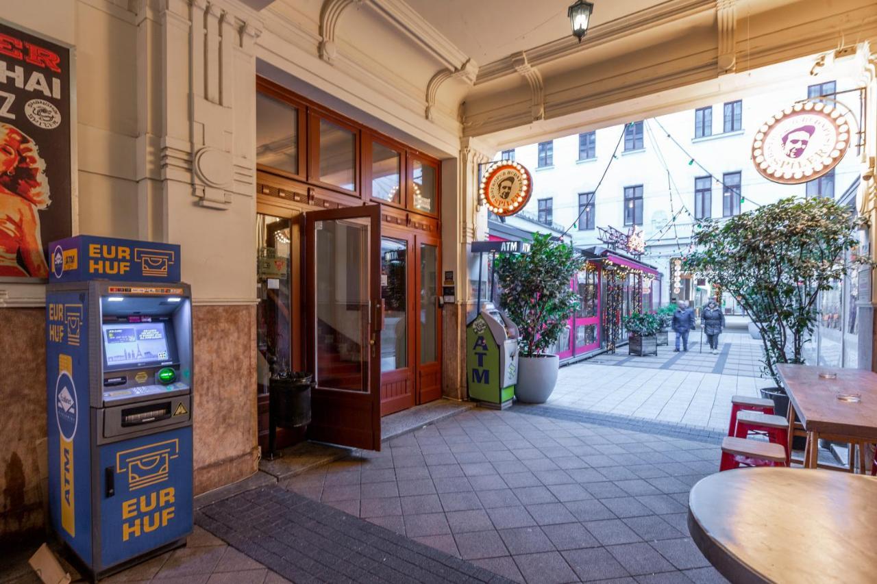 Explore Budapest From A Luxurious Cozy Apartment Экстерьер фото